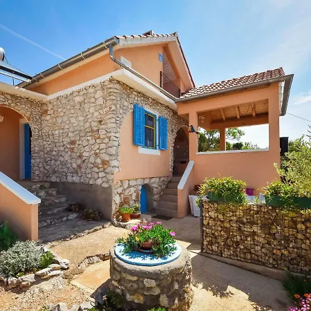 Antica By Interhome